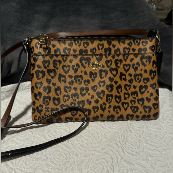 Leopard heart coach cross body bag - Picture 1 of 3